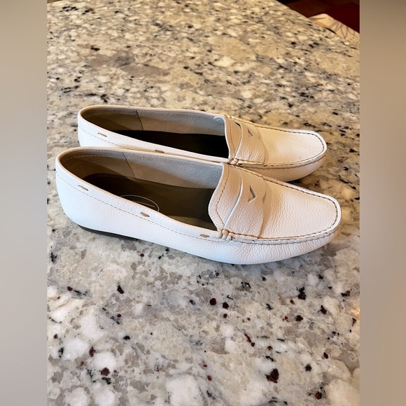 Talbots Women’s White Leather Loafers Nancy Square Toe Size 7.5 - Picture 9 of 9